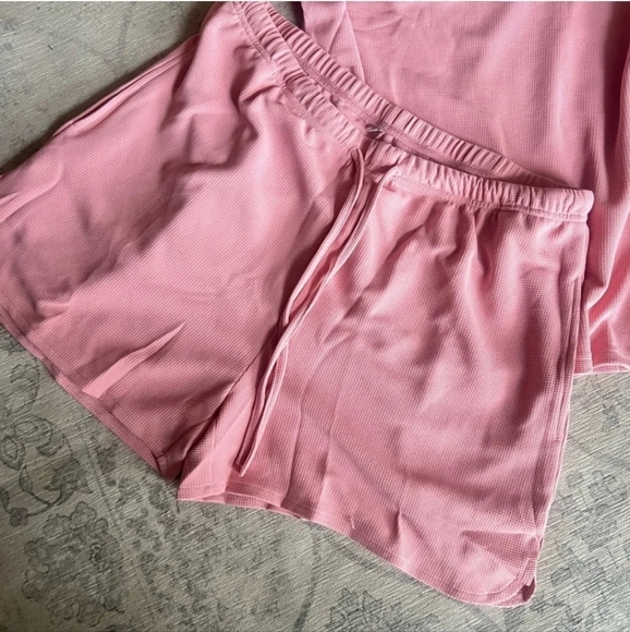 Lounge Wear Set,Matching Top And Short,Comfortable, Cozy, Matching Pink Size Lg - Picture 2 of 5